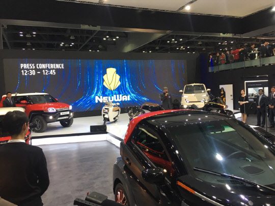 중국 송과자동차(Songuo Motors)와 국내 건원그룹이 손잡고 출범한 SNK모터스가 28일 차량 브랜드 누웨이를 2019 서울모터쇼에서 공개했다. 사진은 언론 공개 행사 당일 누웨이 부스 전경. <김양혁 기자>